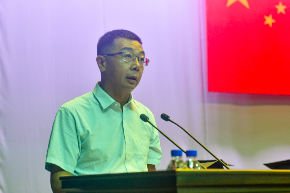 王延鹏宣布获得荣誉称号学生名单