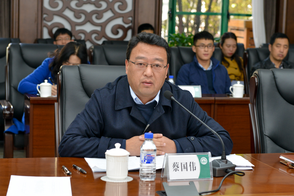 蔡国伟讲话郑耀东讲话王建国主持会议会议现场签约仪式现场合影留念