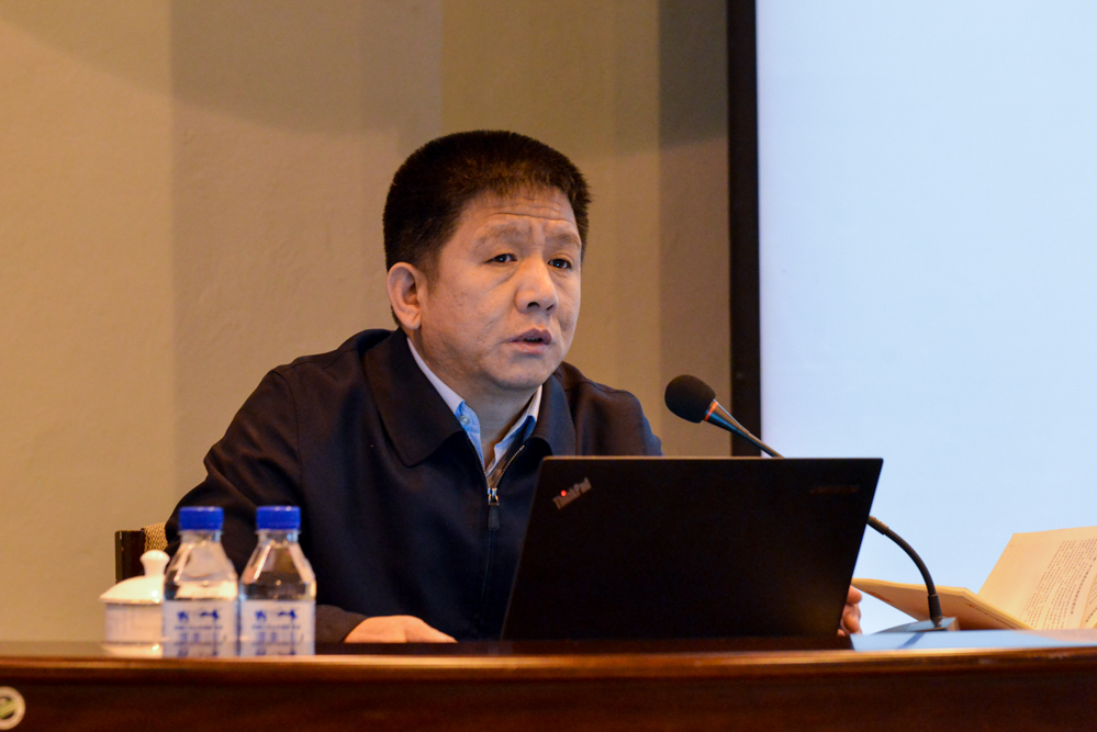 校党委书记李国庆同志为全校科级以上干部讲授学习贯彻党的十九大精神